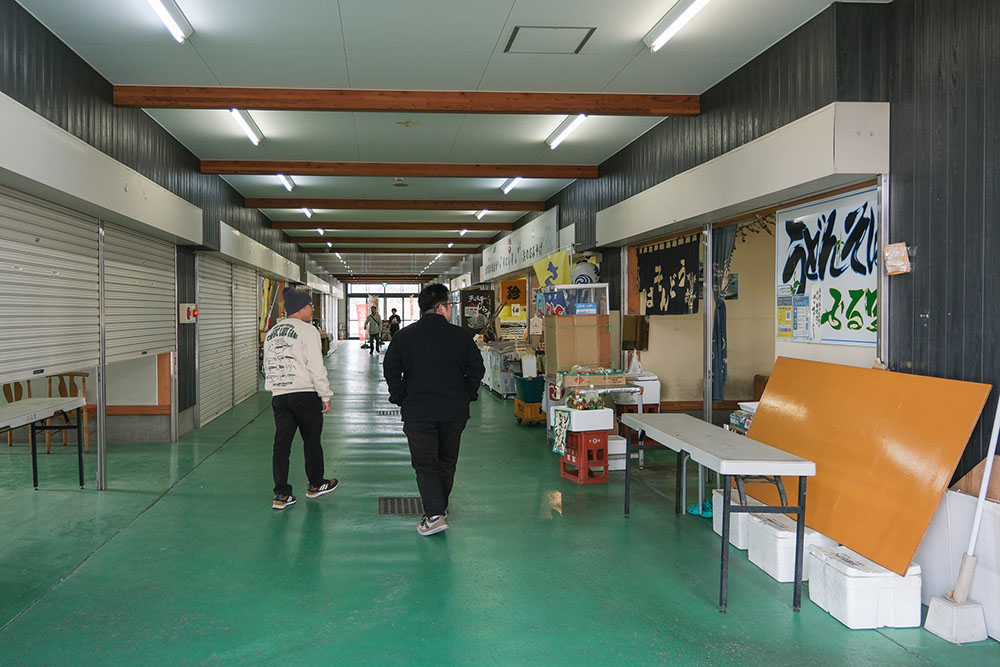 大津漁港直売所の中はこんな感じ