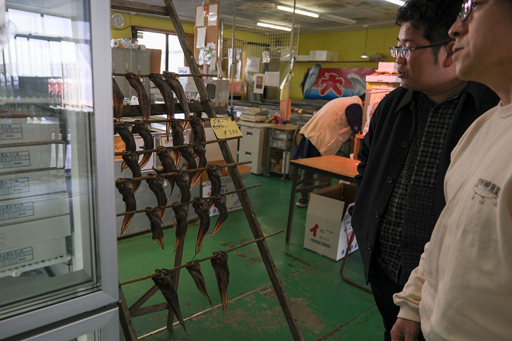 大津漁港直売所の中で売られていたどんこう