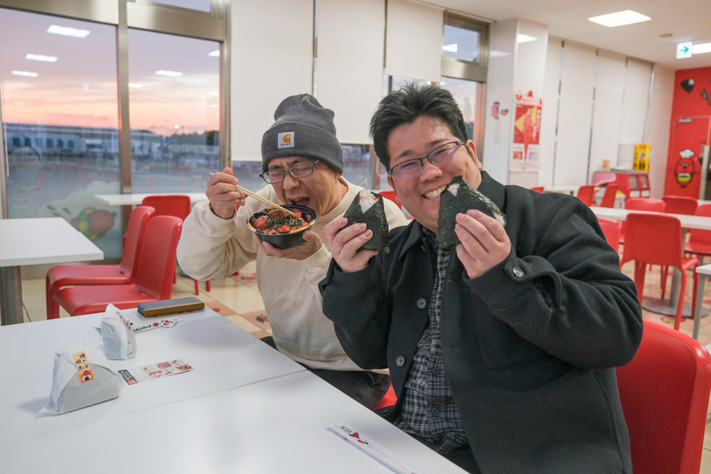 めんたいパークのフードコートで記念撮影
