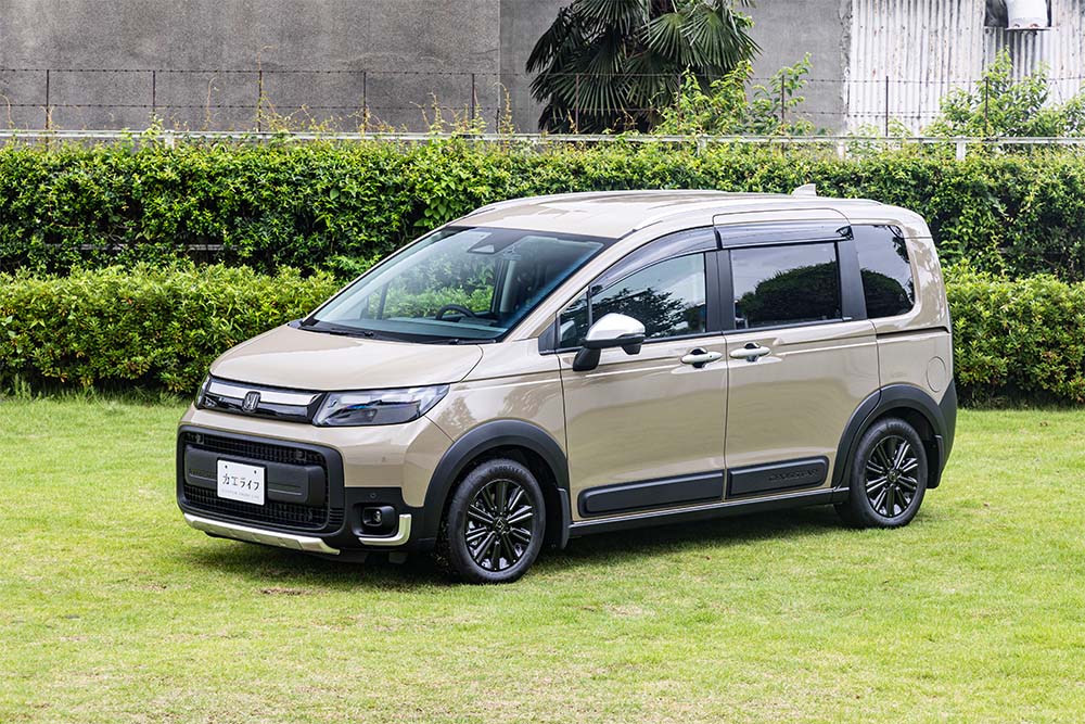 FREED e:HEV CROSSTAR Active-Tough Style