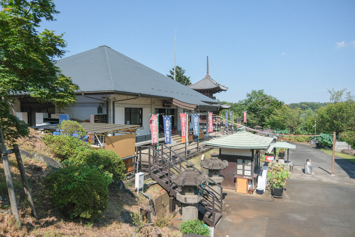 やっと狭山不動尊の本堂に到着