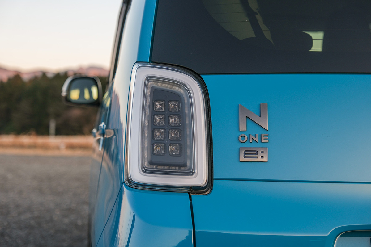 Honda N-ONE e:のロゴ