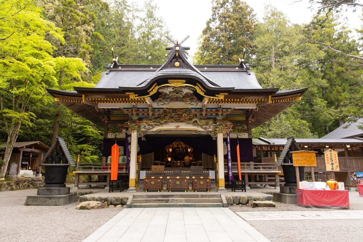 宝登山神社の境内