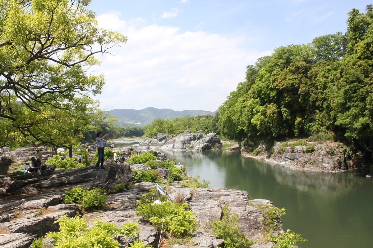 長瀞の岩畳と秩父絶壁
