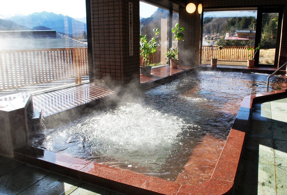 両神（りょうかみ）温泉薬師の湯の大浴場