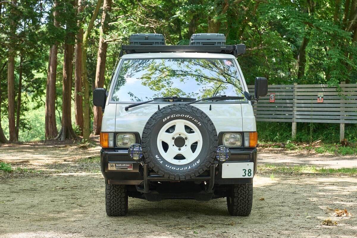 08_38explore宮﨑秀仁さんのデリカバンを前から見たところ