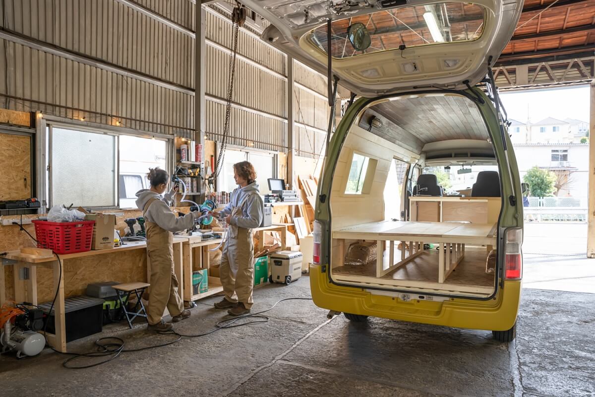 Mobi Lab.（モビラボ）でキャンピングカーをDIYする「ちゃんじろー夫婦」