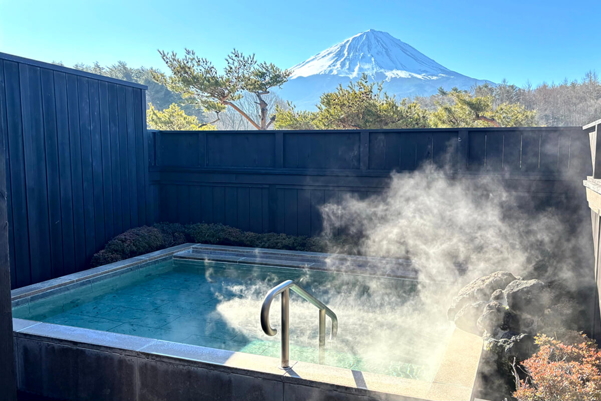  「富士眺望の湯 ゆらり」のパノラマ風呂