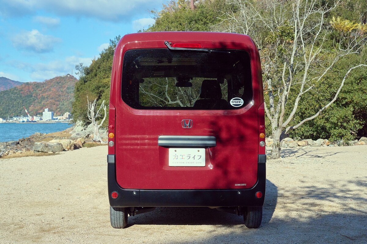 N-VANデナリを後ろから見たところ