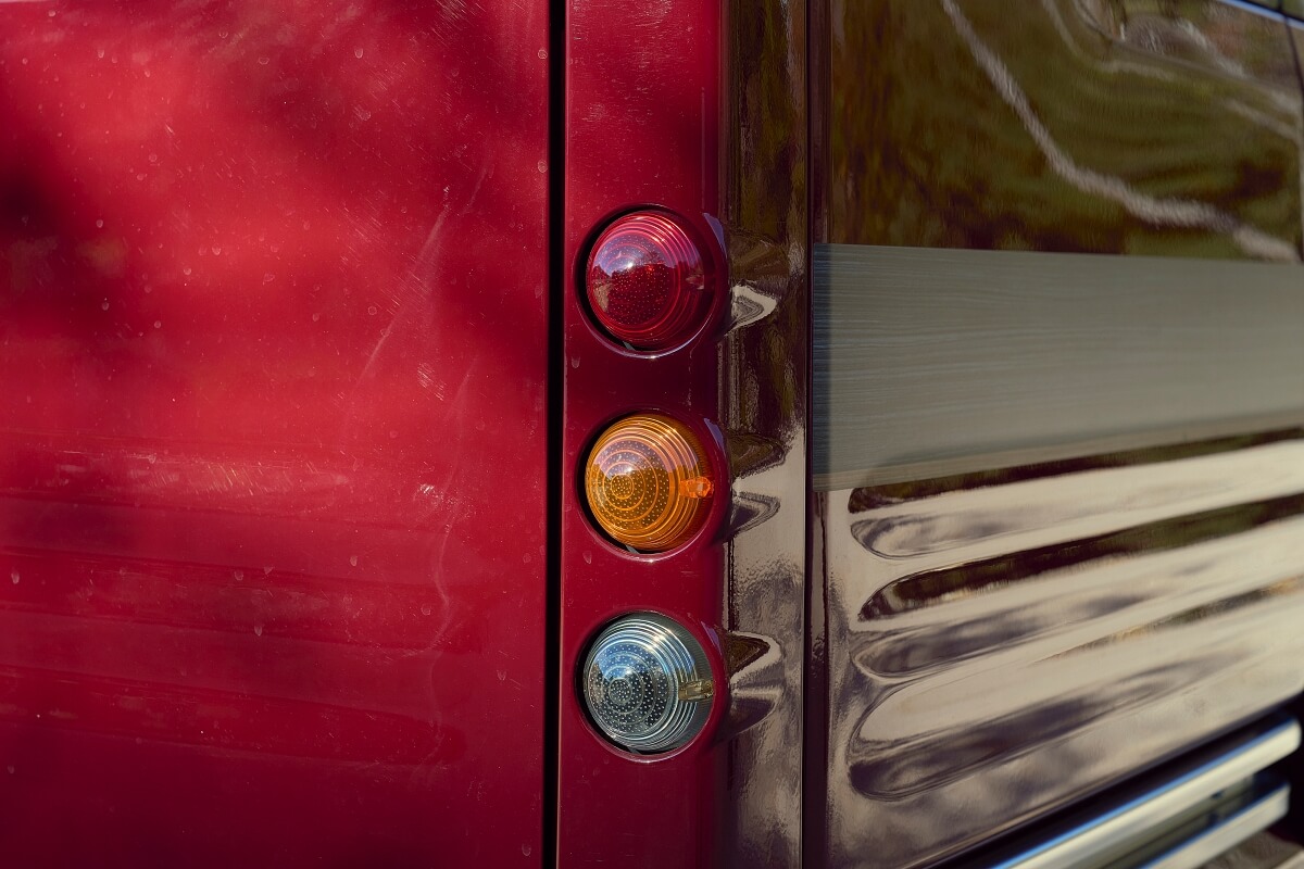 N-VANデナリの丸目のテールランプ