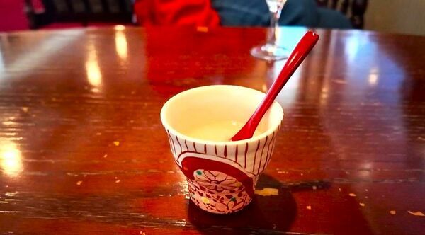 王ヶ頭ホテルのウェルカムドリンクサービスでいただいたりんごの甘酒