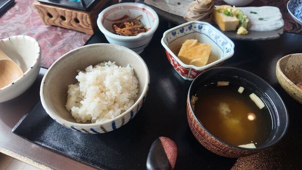 王ヶ頭ホテルのやまぶきで食べる3日目の朝食（和食）
