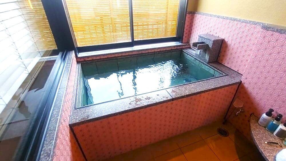 2023宿泊記ブログ・金沢湯涌温泉百楽荘のジュニアスイートの露天風呂