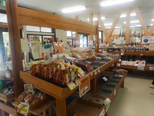 2024奈良県明日香村旅行記ブログ・ あすか夢の楽市の店内