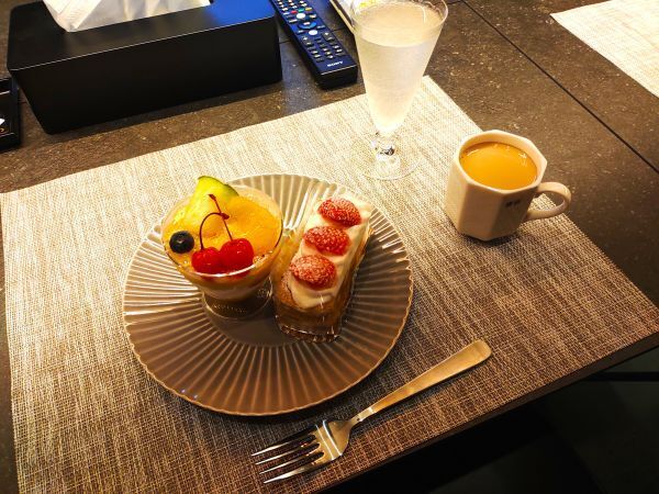 2024兵庫県淡路島旅行記ブログ・ヴィラレスフィールで奥井日昇堂のケーキを食べる