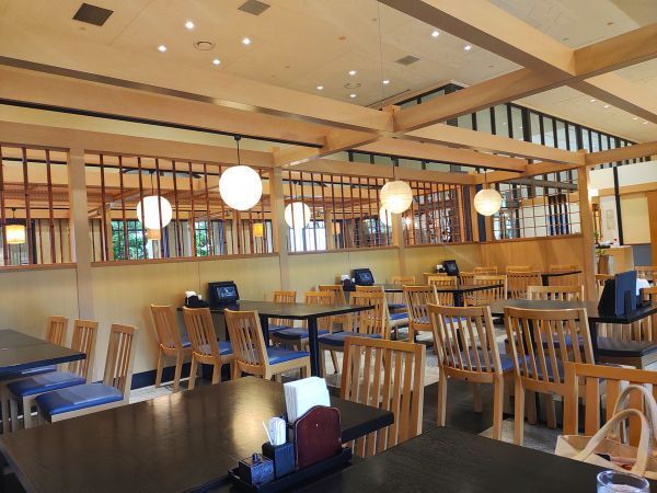 2024兵庫県淡路島旅行記ブログ・淡路ハイウェイオアシスにあるみけ家の店内