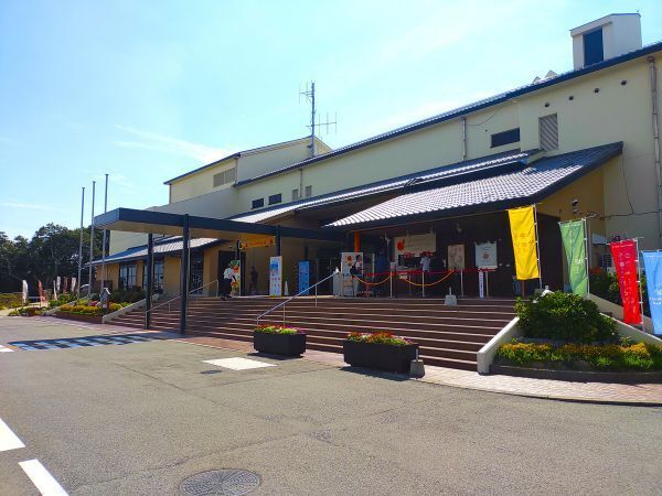 2024兵庫県淡路島旅行記ブログ・うずの丘 大鳴門橋記念館の絶景レストランの外観