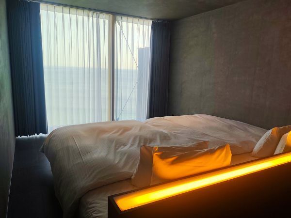 2024兵庫県淡路島宿泊記ブログ・VILLARESFEEL（ヴィラレスフィール）のJIZAIの2階のベッドからの景色