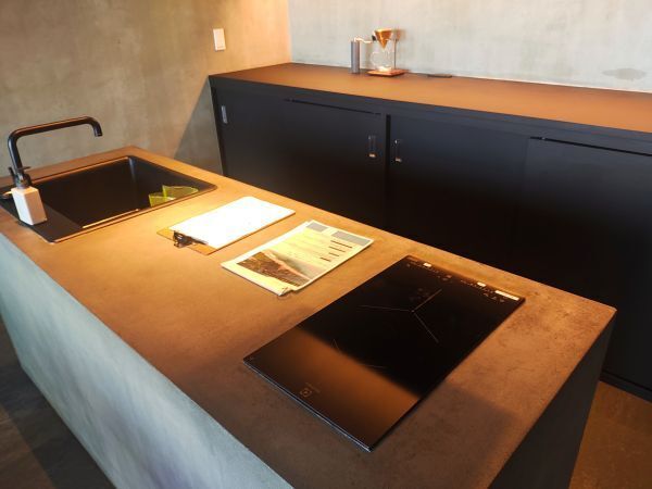 2024兵庫県淡路島宿泊記ブログ・VILLARESFEEL（ヴィラレスフィール）のJIZAIのキッチン
