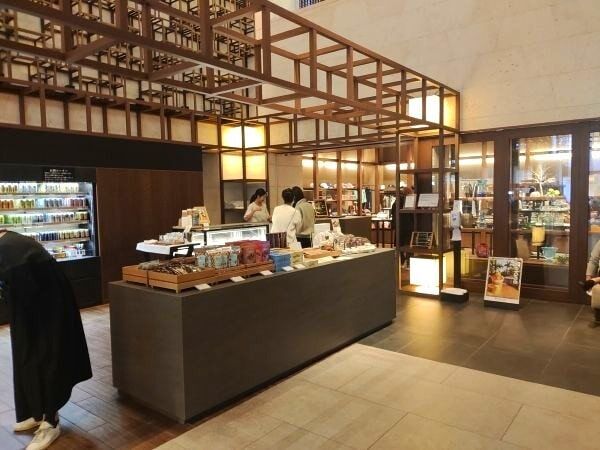 2025沖縄県恩納村宿泊記ブログ・ハイアットリージェンシー瀬良垣アイランド沖縄の本館の売店