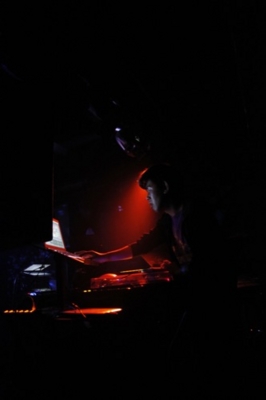 [DJ]