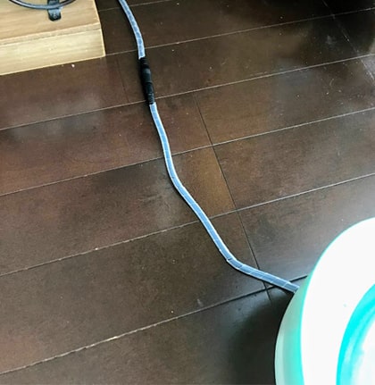 給水器のコードにカバーをかける