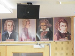 音楽室の掲示物 かぎやっ子日記