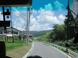 ５年生：林間学習③ 高遠自然の家に到着 お弁当タイム - かぎやっ子日記