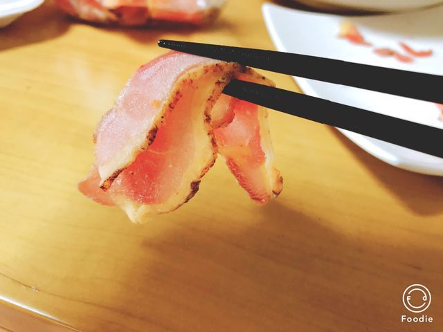 凍ったまま食べるマーちゃんの鶏刺し 鹿児島巡り