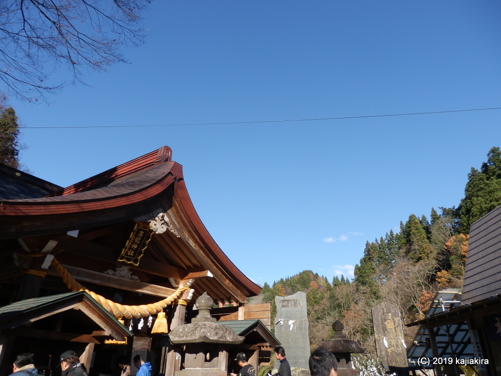 蓬平温泉開湯伝説に登場する高龍大神を祀る「高龍神社」（長岡市蓬平町）