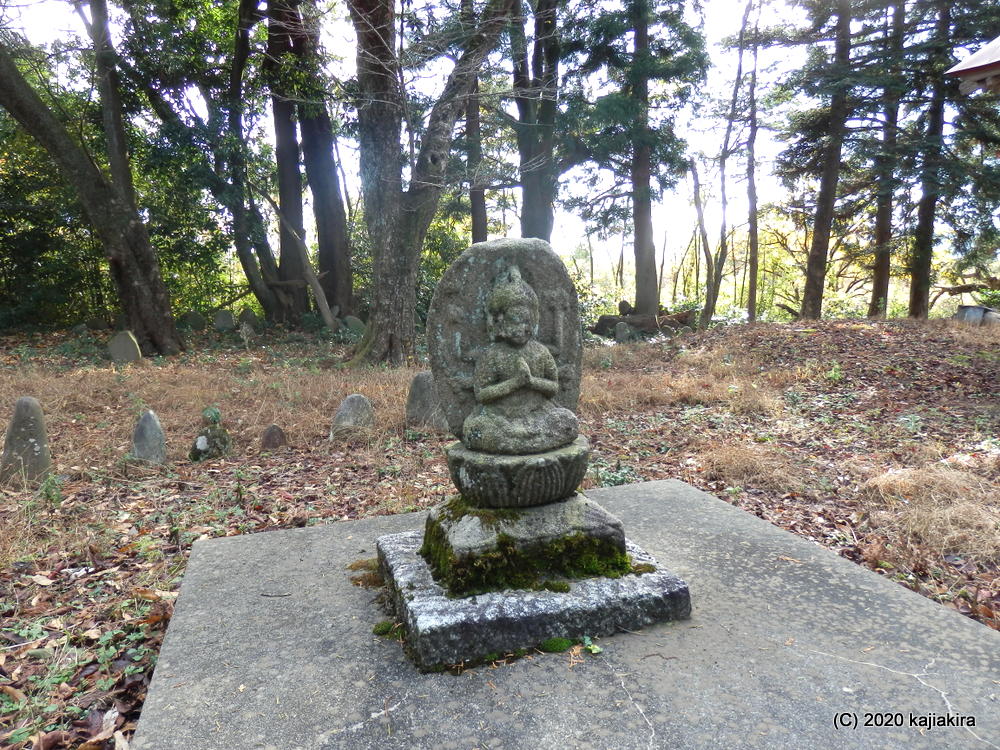 「陣馬山（新発田市本間新田）」で謎の神社・石碑群に遭遇