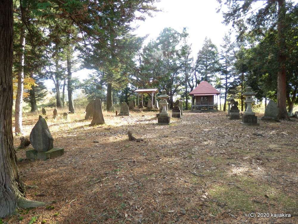 「陣馬山（新発田市本間新田）」で謎の神社・石碑群に遭遇