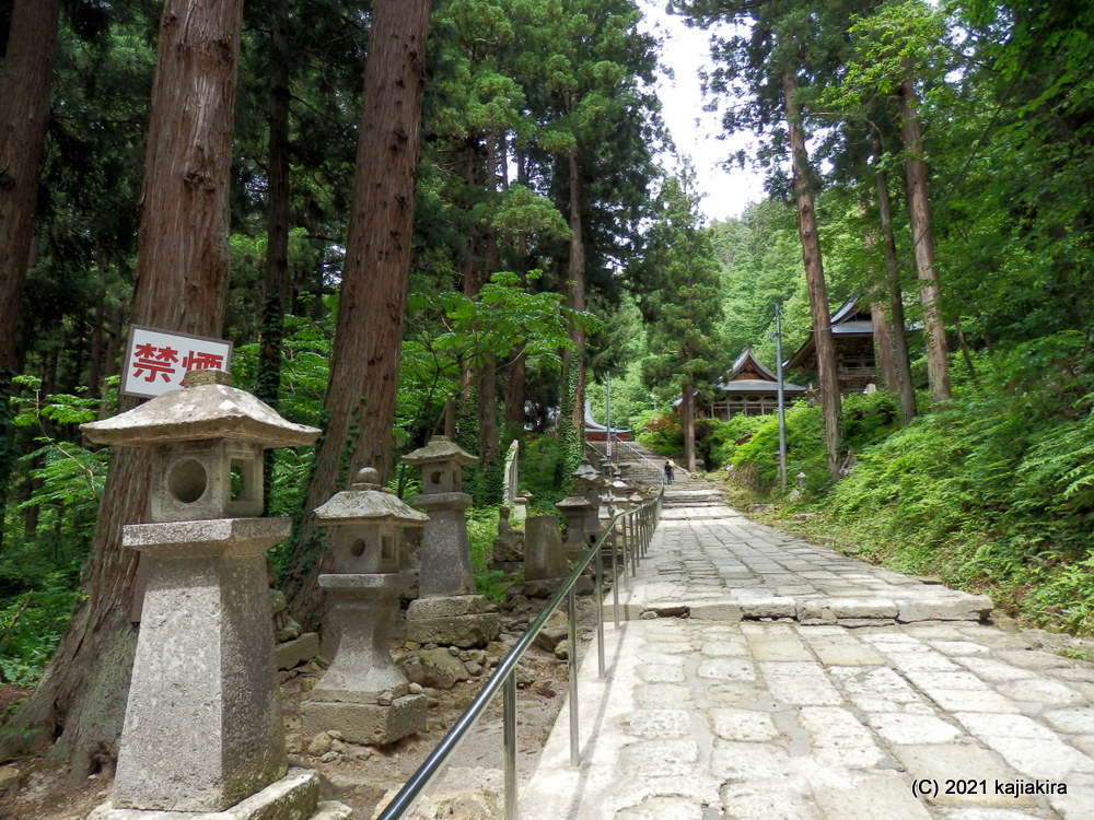 知恵を司る文殊菩薩を祀る名刹・亀岡文殊堂（東置賜郡高畠町）