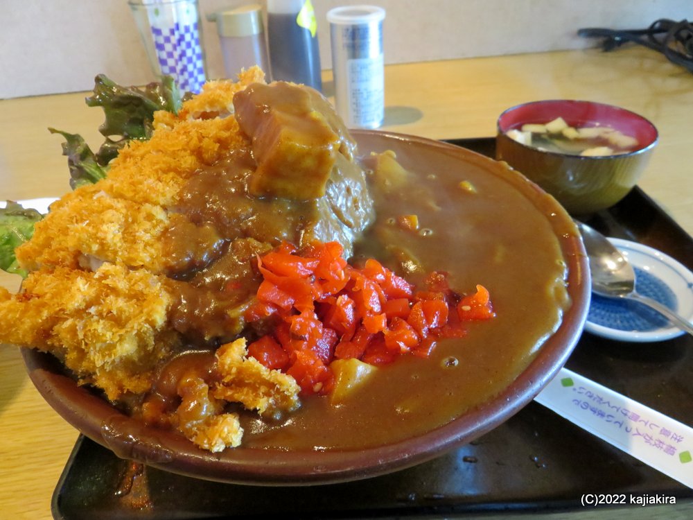 聖籠町・ドライブイン小柳の「ラーメン・肉丼セット」と「カツカレー」