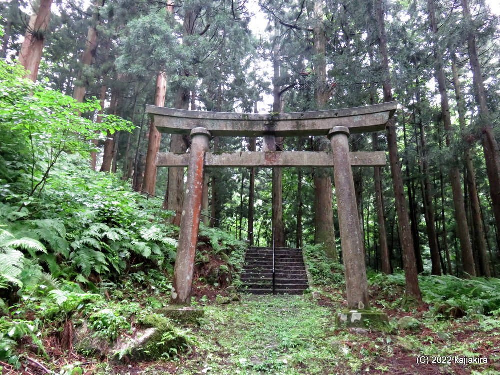 豪雨の中、二王子岳麓に鎮座する下越総鎮守「二王子神社」へ初めて参拝。