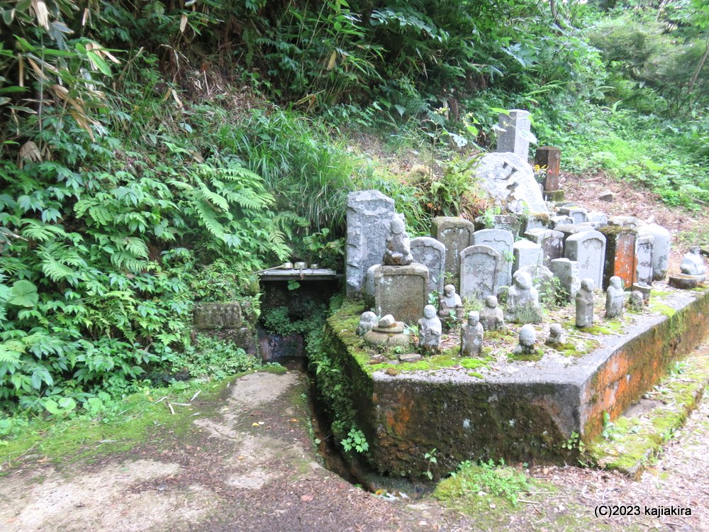 お不動様の清水（里の名水・やまがた百選）［山形県鶴岡市加茂］