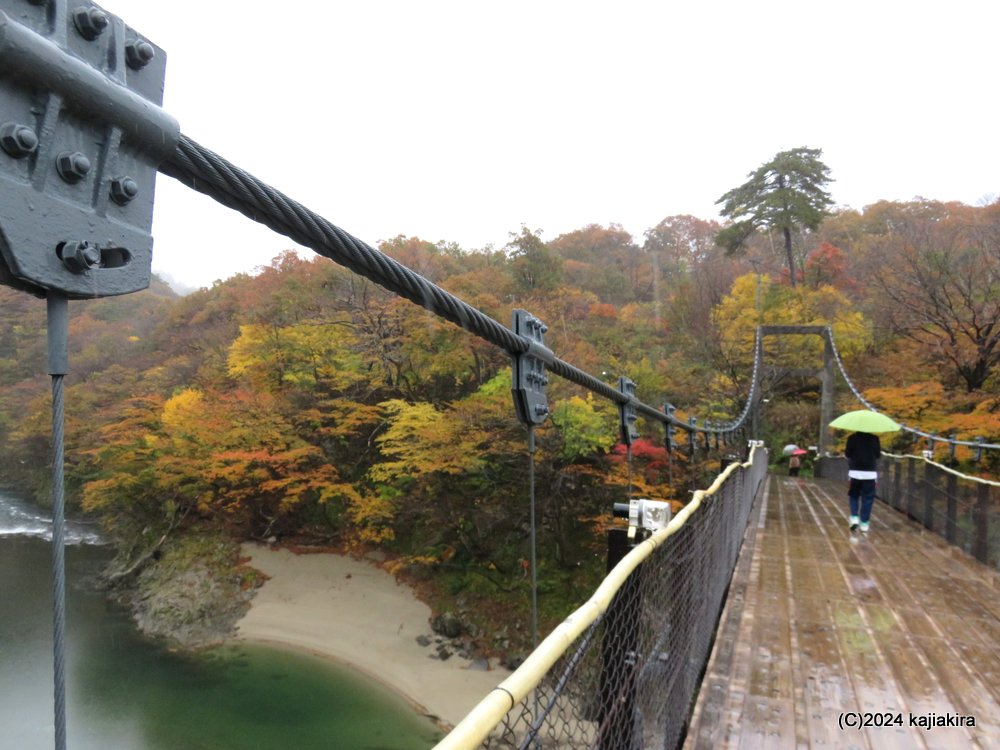 関川村「鷹の巣吊り橋」の紅葉と、いつもの「そばや岩蔵」