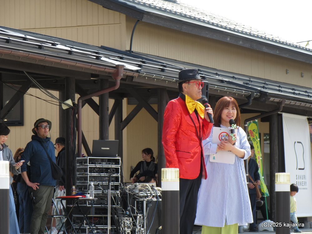 「道の駅加治川」3周年祭(2日目)、松井弘恵さん達のトークショー