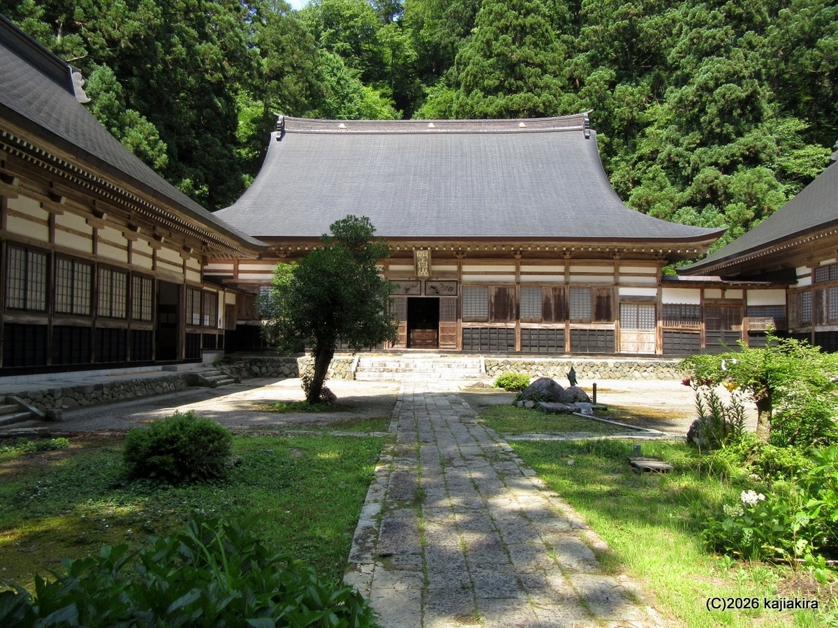 五泉市村松地区の古刹「慈光寺」を杉並木の参道を経て参拝