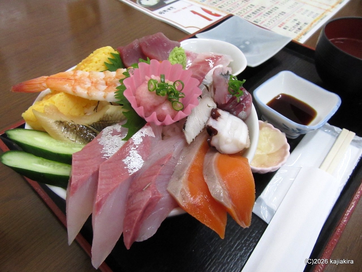 新発田市川尻「ほんゆう」の「日替り海鮮丼」