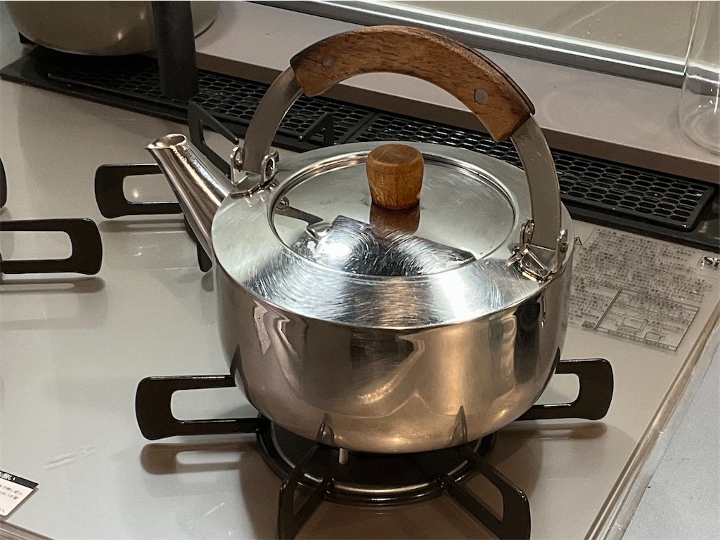 宮崎製作所のスタイリッシュなやかん