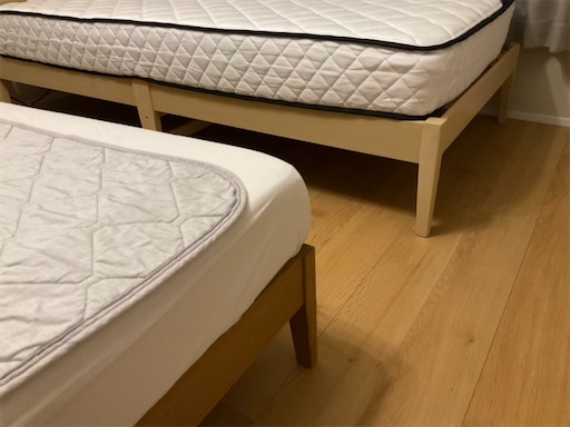 無印良品とアイリスオーヤマのベッド