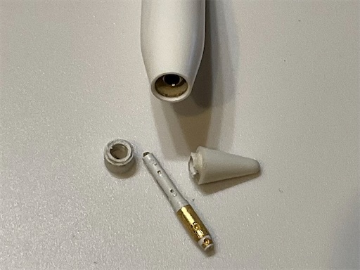 芯本体の抜いてしまい完全に壊れたApple Pencil