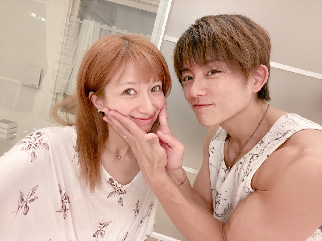 辻希美の使っているエプロンのブランドはどこ 実家はハンバーガー屋さん 芸能人のすべてがわかるエンタメスクープネット