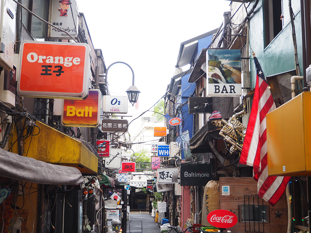 新宿ゴールデン街：夜の濃度に比例して僕たちは溶け合っていく SUUMOタウン