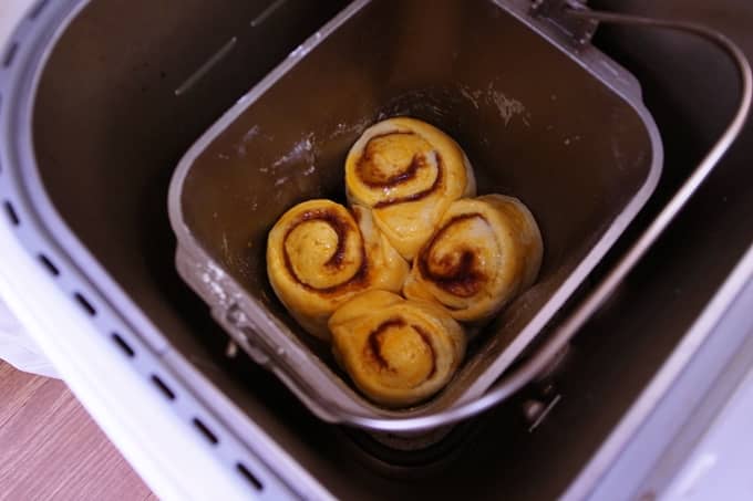 ６０代 二人暮らし ホームベーカリーでシナモンロールを焼きました Kako B