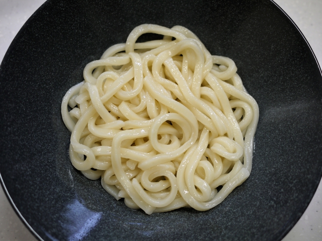 自炊ワザ 2カ月はもつ 冷凍玉ねぎ が便利すぎ レンジだけで作る親子うどん も10分かかりません メシ通 ホットペッパーグルメ