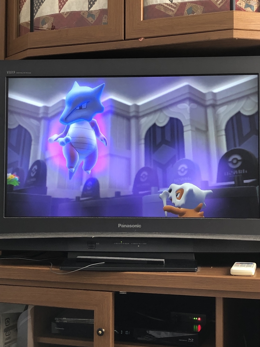 カラカラのお母さん、ガラガラとの感動的な出会い