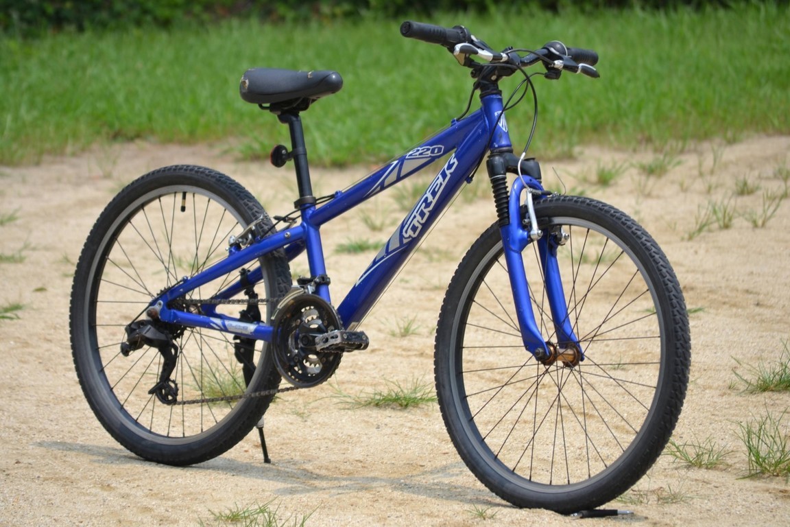 TREK mt220 マウンテンバイク ピンク　荒川区引き取り キッズMTB TREK MT 220（たぶん2008年モデル）のご紹介