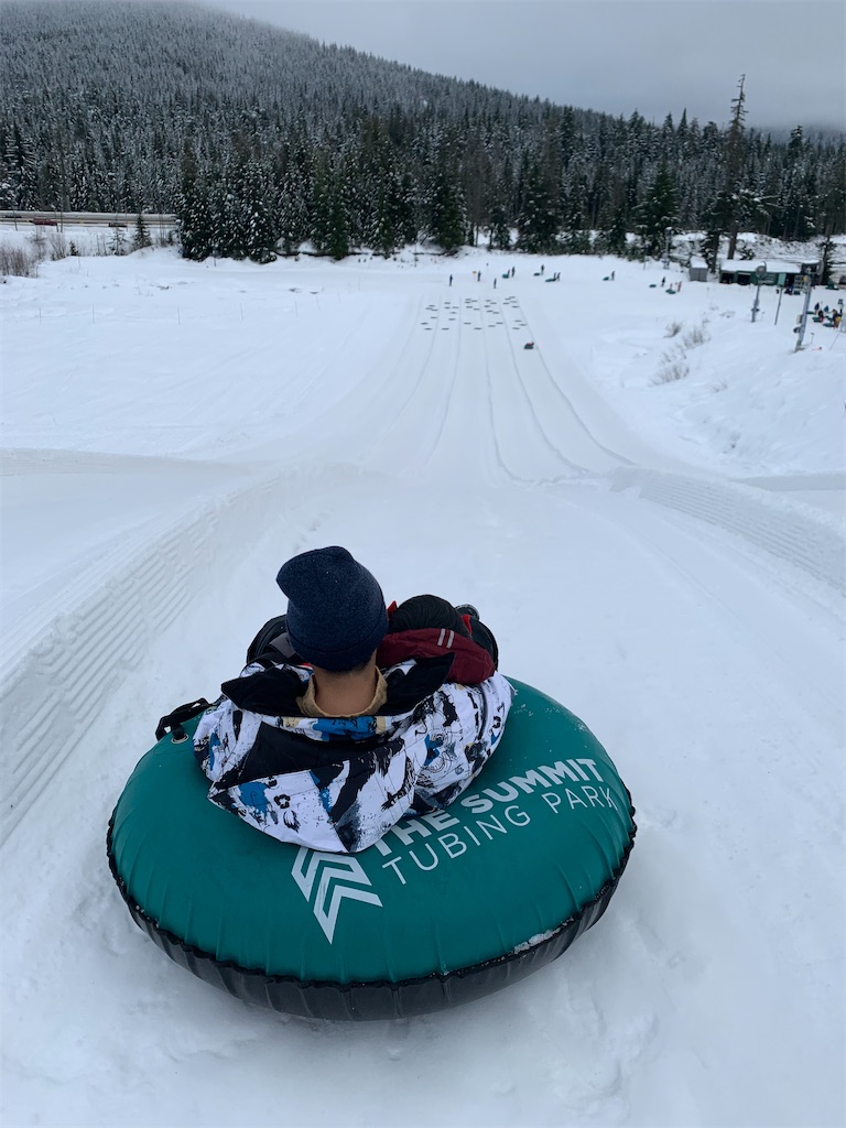 スノーチュービング初体験！ kaminaripankumaのくうねるところにすむところ in Seattle